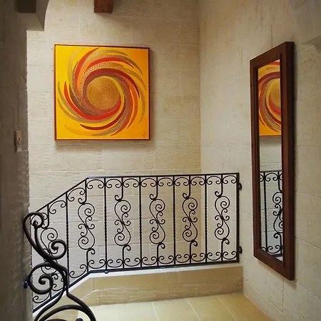 فندق مبيت وإفطار Ta'kalamija 4*