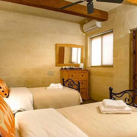 Ta'kalamija فندق مبيت وإفطار Gozo