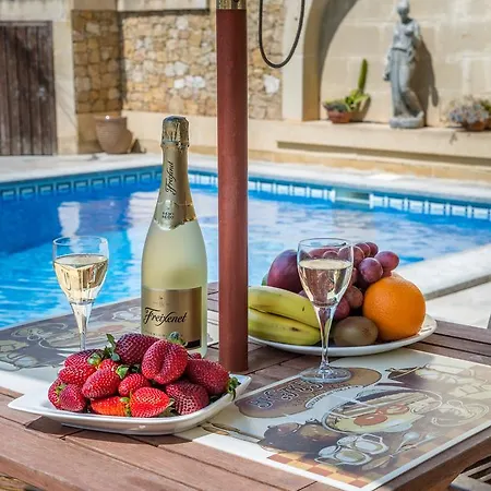 Bed & Breakfast Ta'kalamija 4*